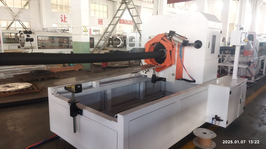 टिकाऊ पाइपों के लिए सीमेंस पीएलसी और 250-1000kg/h क्षमता के साथ कम्प्यूटरीकृत डबल वॉल नालीदार पाइप एक्सट्रूज़न लाइन