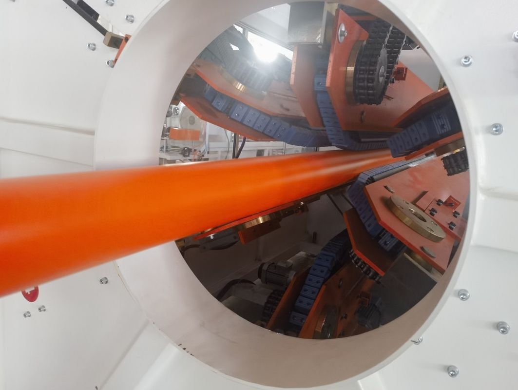 पीई पीपी पीवीसी प्रसंस्करण एचडीपीई पाइप एक्सट्रूज़न लाइन के साथ ओमरोन तापमान नियंत्रण और एकल पेंच