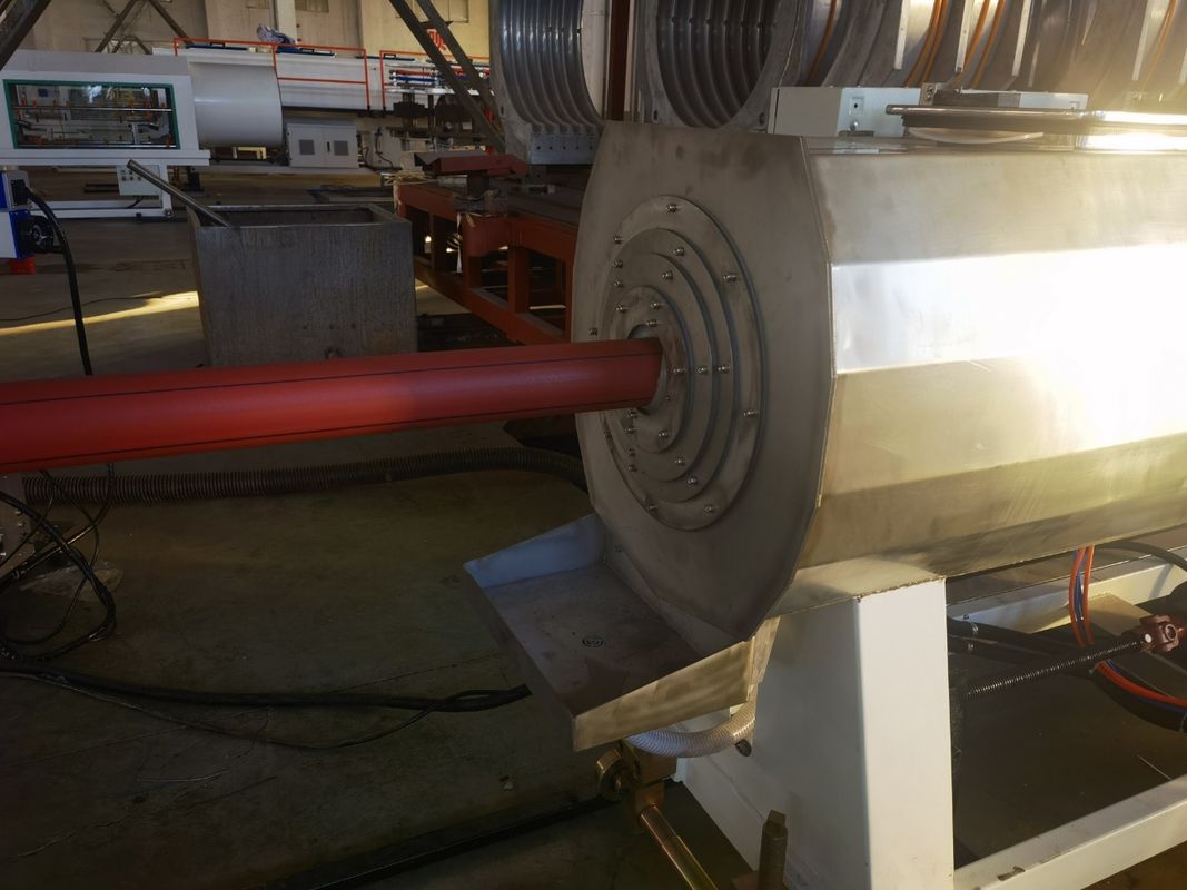 बहुमुखी और अनुकूलन योग्य समाधानों के लिए पीएलसी नियंत्रित ठोस दीवार एचडीपीई पाइप एक्सट्रूज़न लाइन