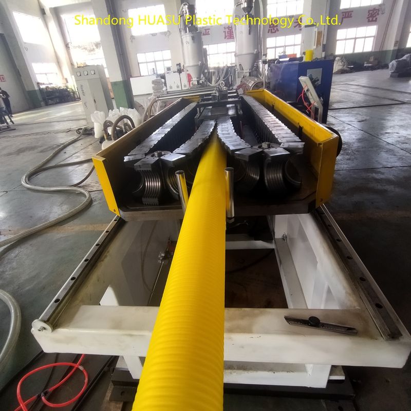 अनुकूलन योग्य आउटपुट के लिए पीएलसी नियंत्रण और जल शीतलन के साथ 100-1000kW उत्पादन पावर डबल वॉल नालीदार पाइप मशीन