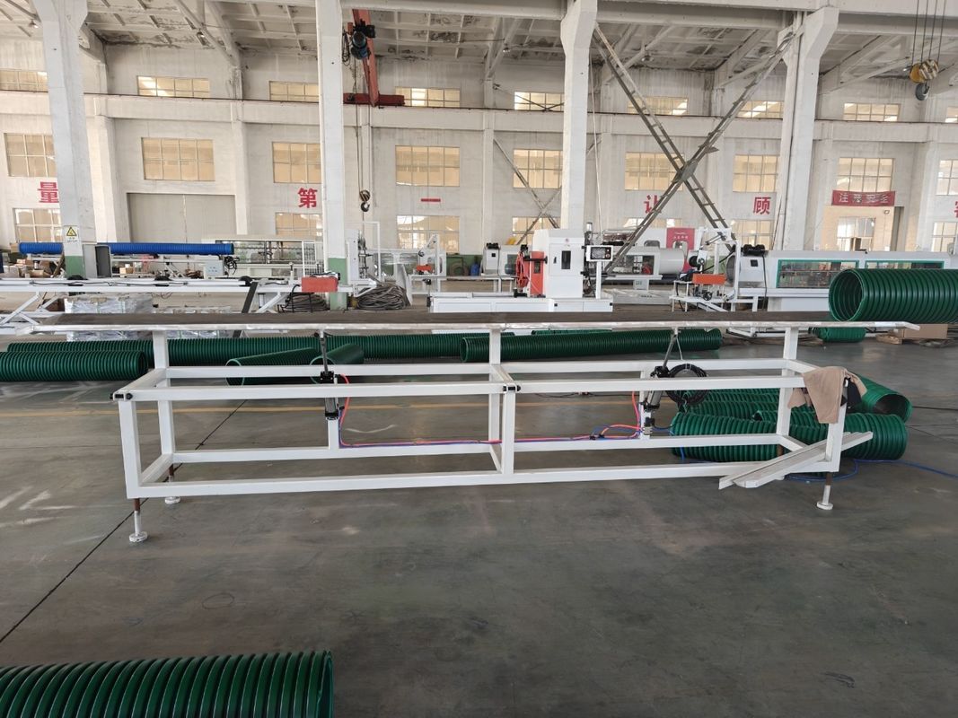 कॉनिकल ट्विन स्क्रू एक्सट्रूडर पीवीसी डबल वॉल नालीदार ट्यूब एक्सट्रूज़न मशीन प्लास्टिक पाइप के लिए पाइप मशीन