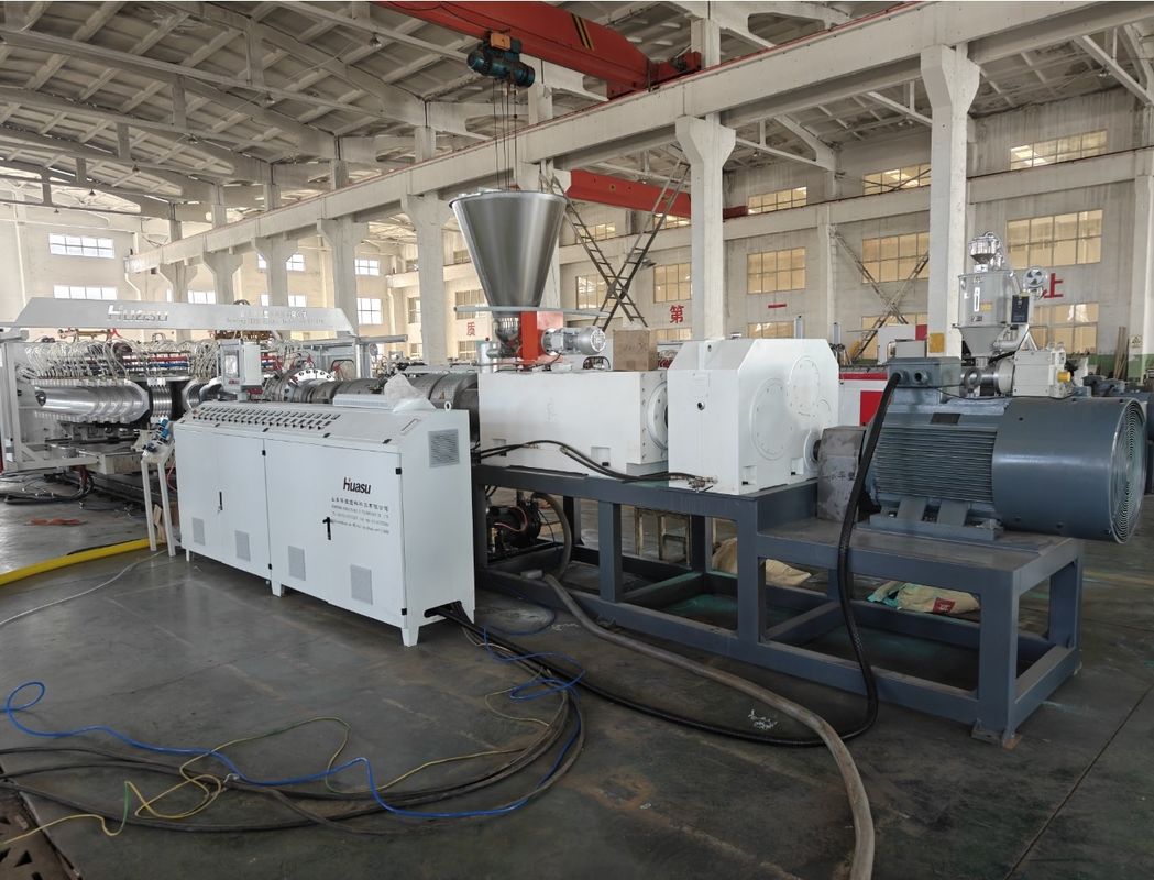 100-1500MM पानी पाइप व्यास पीवीसी पाइप बाहर निकालना लाइन उत्पादन मशीन उच्च गति