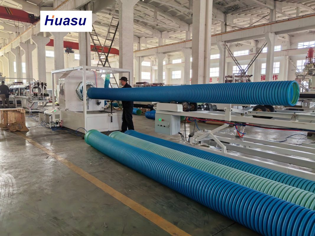 सीमेंस पीएलसी सिस्टम के साथ 32-1600 मिमी पाइप व्यास डबल-लेयर स्पाइरल को-एक्सट्रूज़न नालीदार पाइप एक्सट्रूज़न लाइन