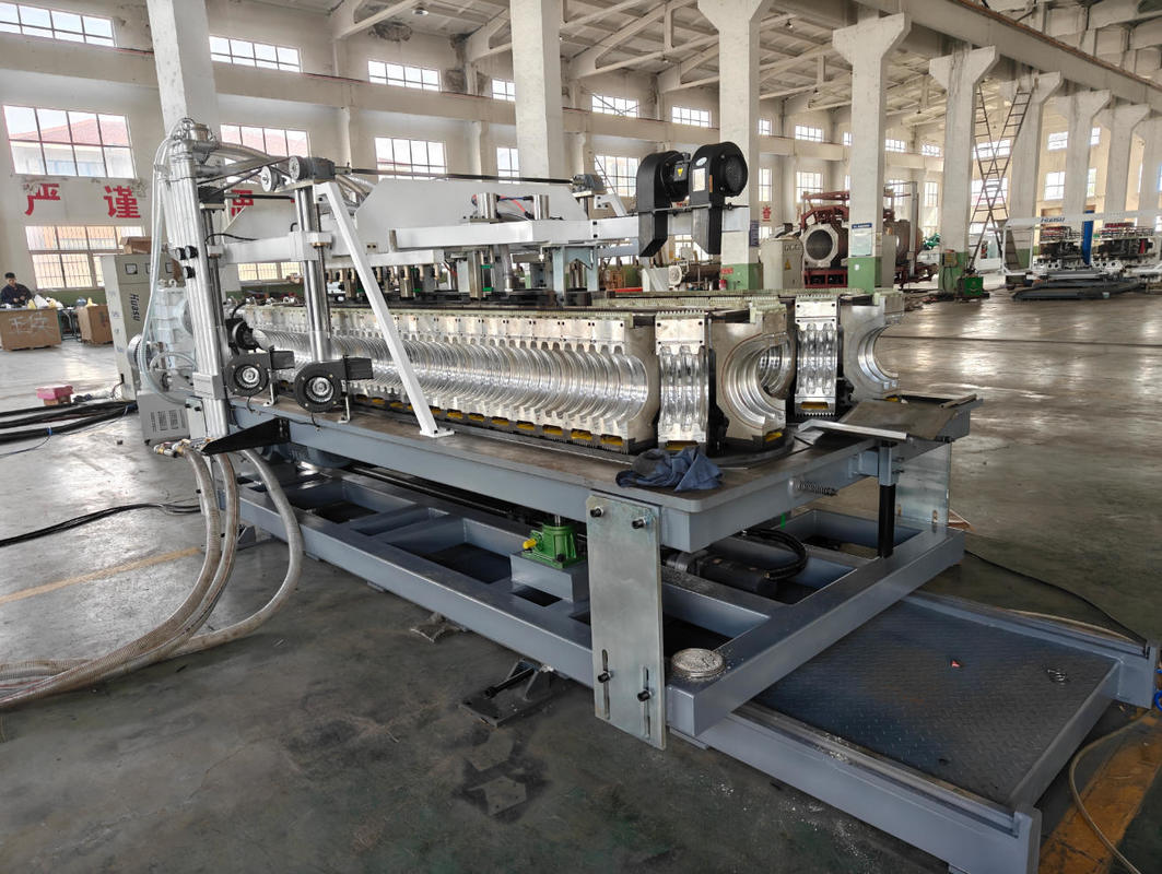 38CrMoAlA बैरल सामग्री और पूर्ण इंटरमेसिंग एंगेजमेंट सिस्टम के साथ स्वचालित सिंगल वॉल नालीदार पाइप एक्सट्रूज़न लाइन