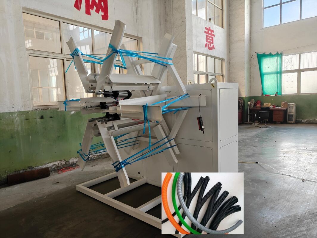 48 सांचों की मात्रा और बैरल कठोरता HV940 के साथ वाटर कूलिंग डबल वॉल नालीदार पाइप एक्सट्रूज़न लाइन