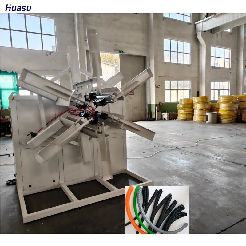 डबल वॉल नालीदार पाइप एक्सट्रूज़न लाइन जिसमें सीमेंस एसी मोटर, 33:1 स्क्रू अनुपात, और वाटर कूलिंग सिस्टम है