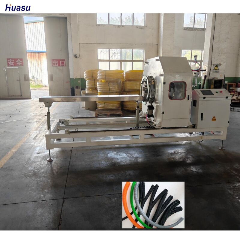 उच्च दक्षता उत्पादन के लिए 48 सांचों की मात्रा और सीमेंस पीएलसी नियंत्रण के साथ डबल वॉल नालीदार पाइप एक्सट्रूज़न लाइन