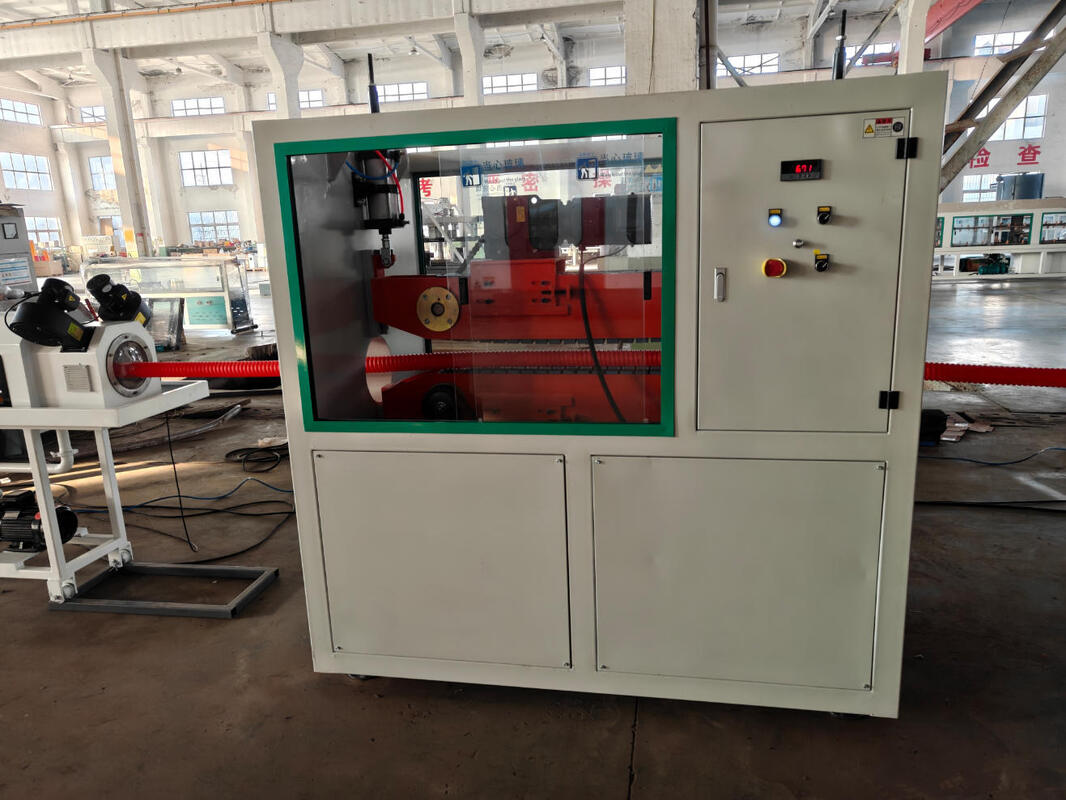 Siemens ब्रांड के इलेक्ट्रिकल पार्ट्स और एल्यूमीनियम मिश्र धातु मोल्ड के साथ स्वचालित डबल वॉल नालीदार पाइप एक्सट्रूज़न लाइन