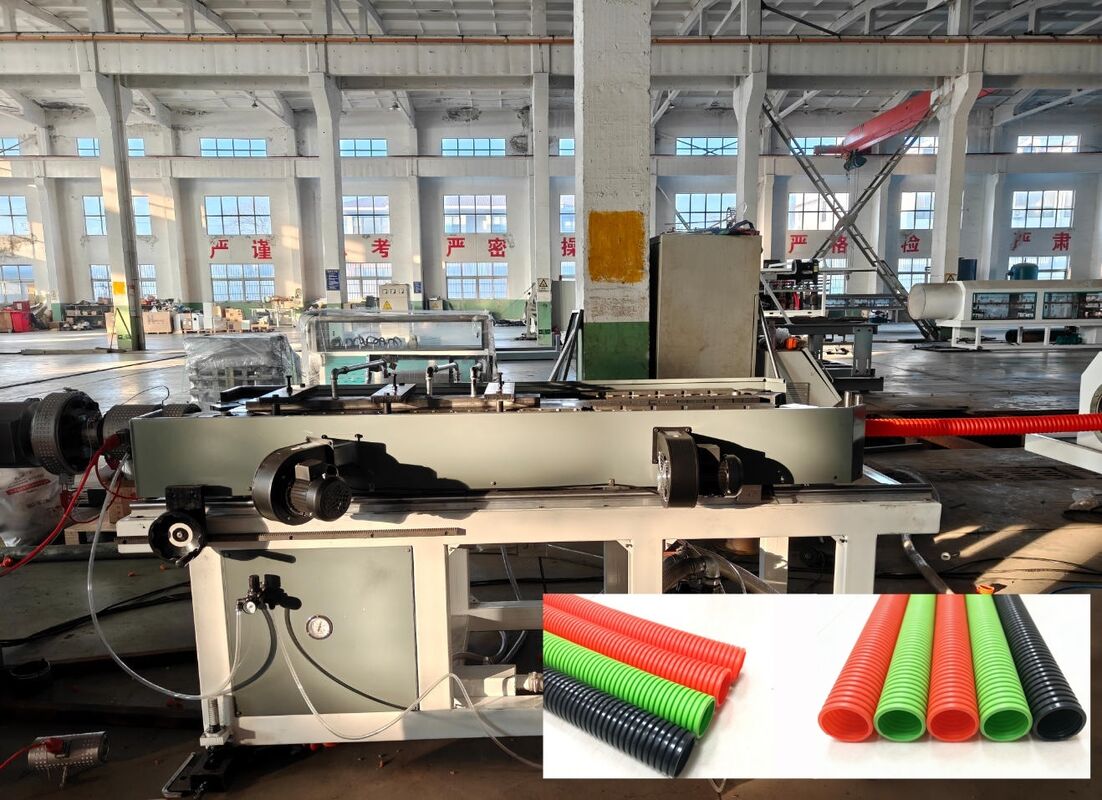 सिमेंस श्नाइडर मुख्य इलेक्ट्रिक्स पीएलसी रिमोट कंट्रोल और 38CrMoAlA बैरल सामग्री के साथ एकल दीवार नालीदार पाइप एक्सट्रूज़न लाइन