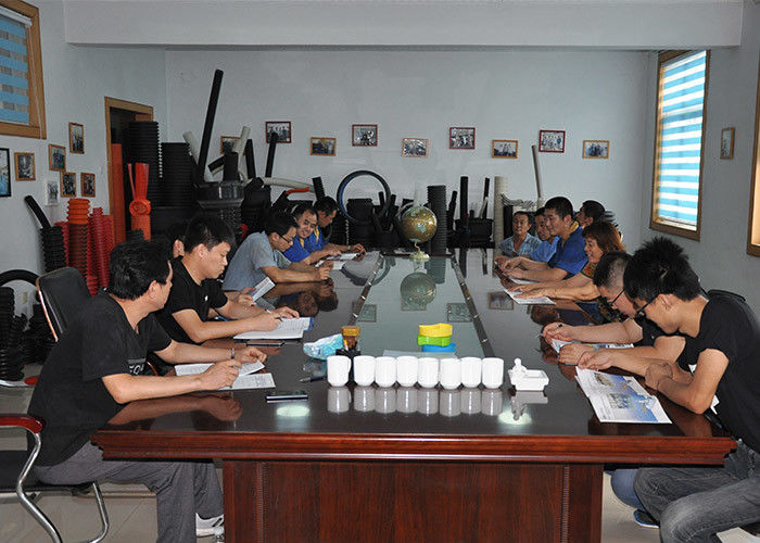 पीवीसी पीई पीपी एकल दीवार नालीदार पाइप बनाने की मशीन 250 मिमी पाइप व्यास